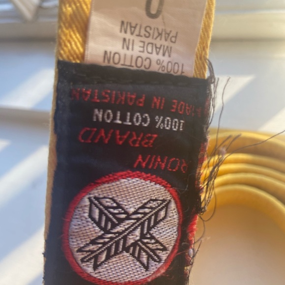 Yellow tae kwon do belt - Picture 2 of 5